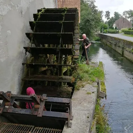 Du Moulin